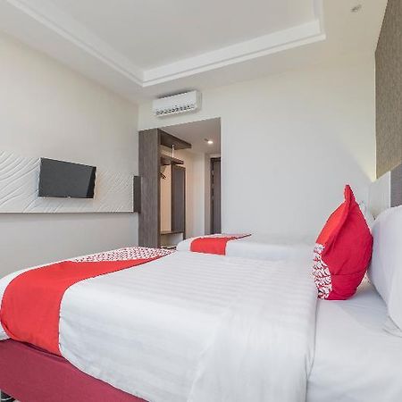 Collection O 1301 Hotel Grand Citra Makassar Exteriör bild