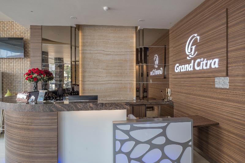 Collection O 1301 Hotel Grand Citra Makassar Exteriör bild