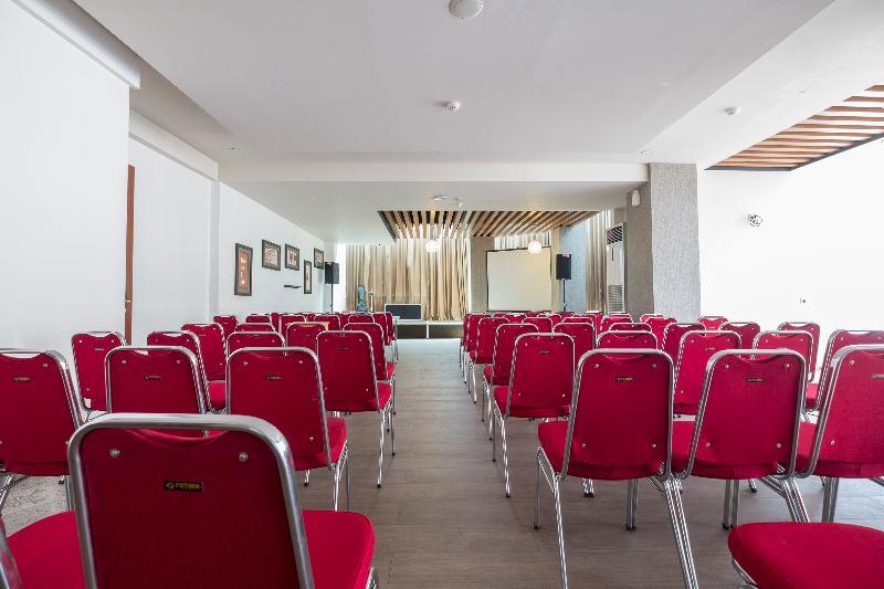 Collection O 1301 Hotel Grand Citra Makassar Exteriör bild